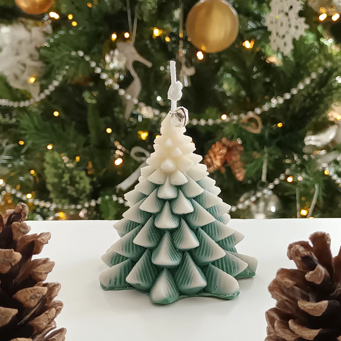Christmas Tree Candle white & green with Black Spruce Forest Scent