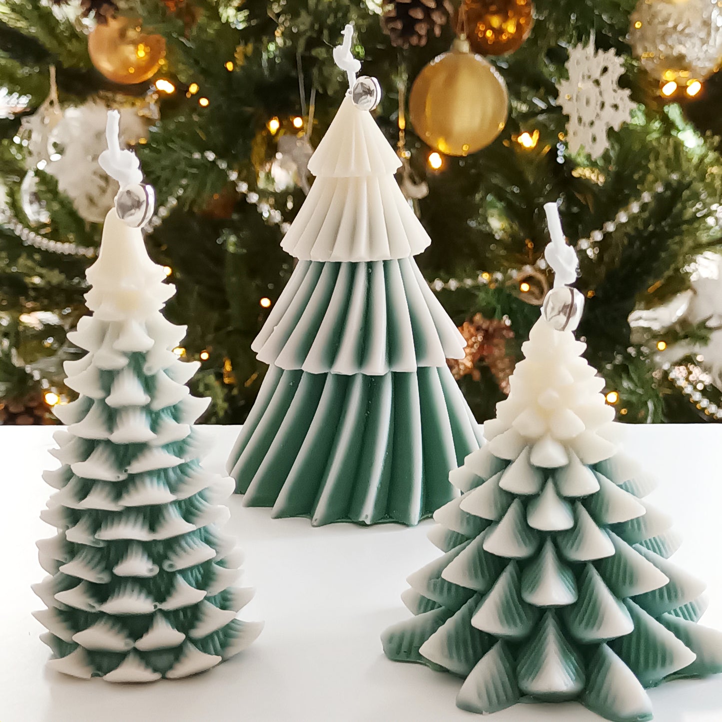 Christmas Tree Candle white & green with Black Spruce Forest Scent