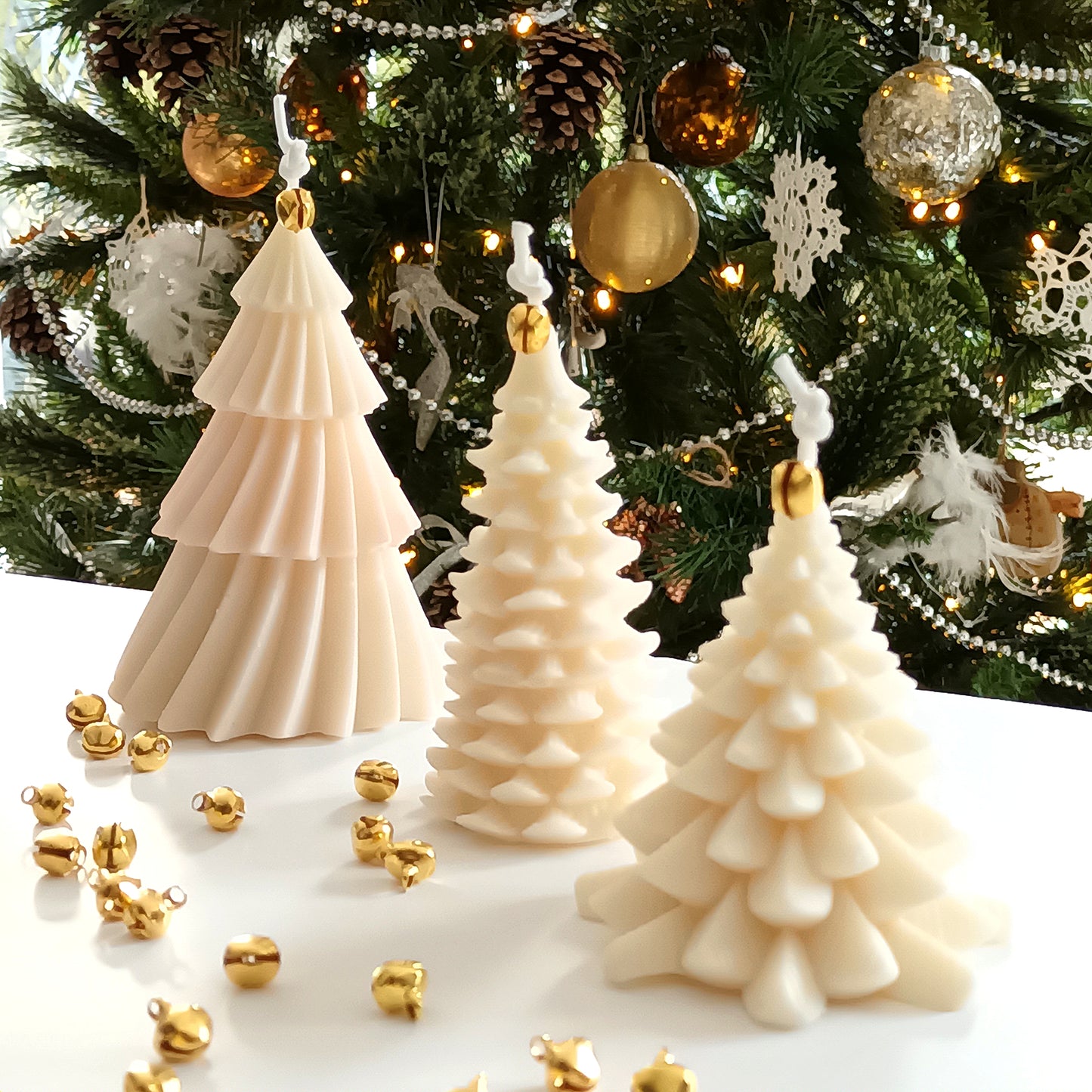 Christmas Tree Candle white with Black Spruce Forest Scent