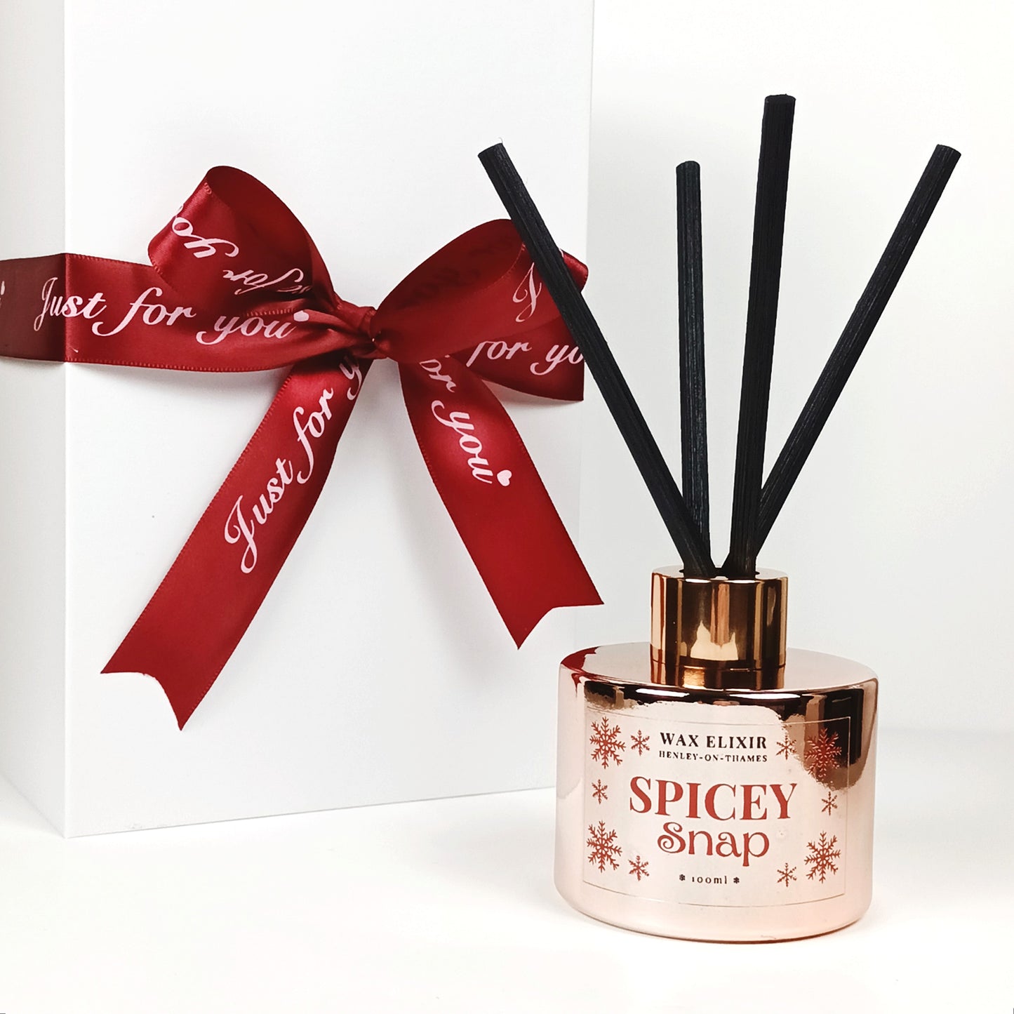 Spicey Snap Christmas Reed Diffuser