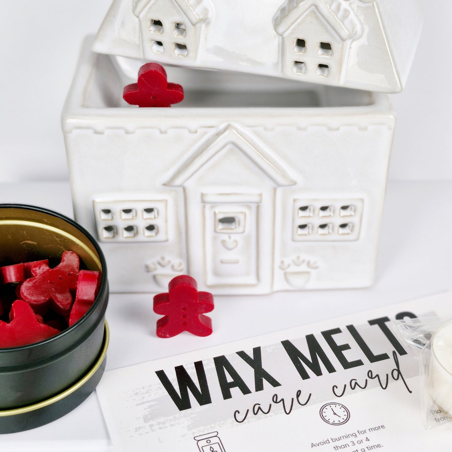 Christmas House Wax Burner and Gingerbread Man Wax Melts in Luxury Gift Box