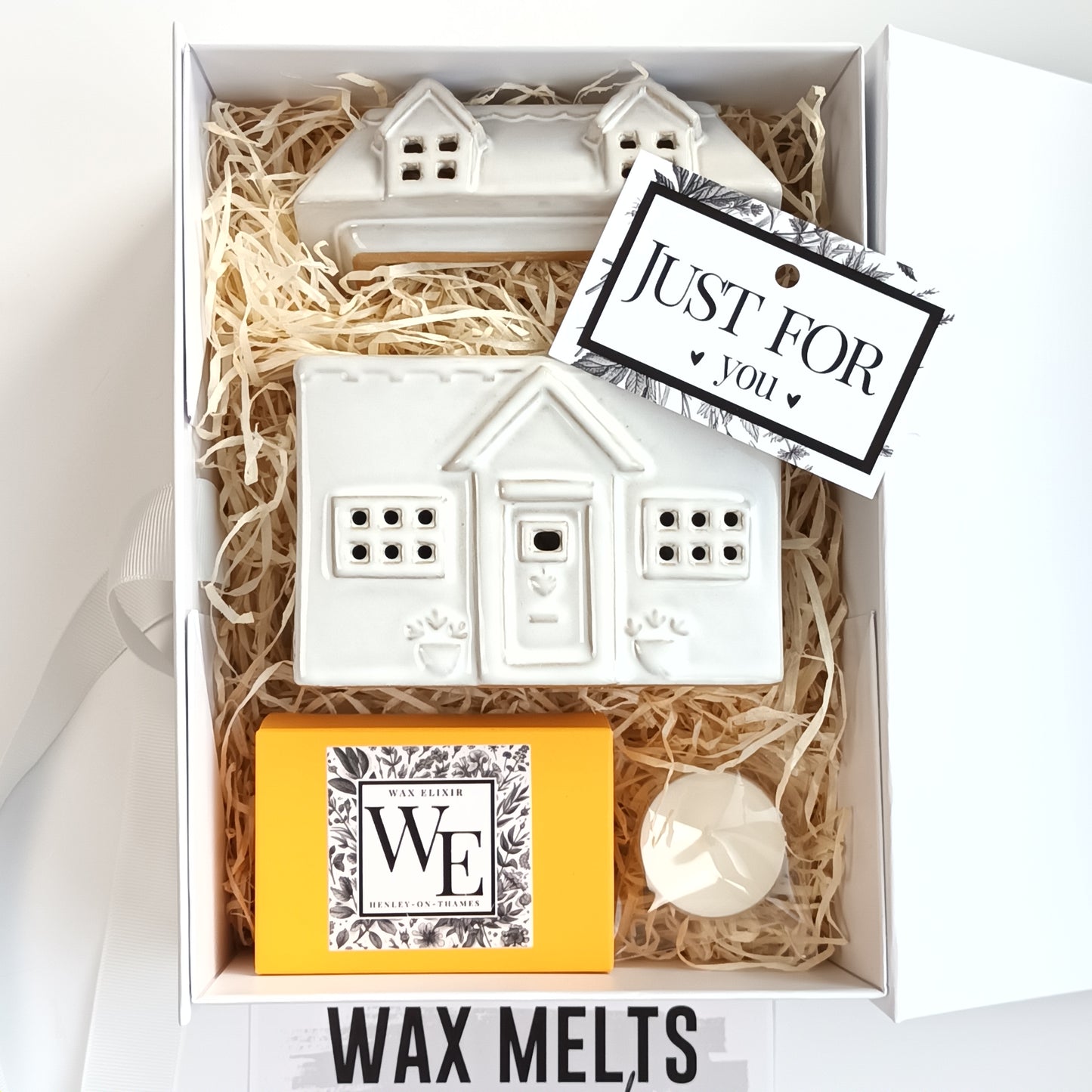 House Wax Burner and Cassis & Fig Heart Wax Melts in Luxury Gift Box