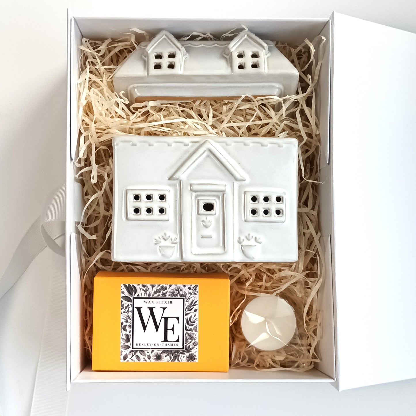 House Wax Burner and Cassis & Fig Heart Wax Melts in Luxury Gift Box