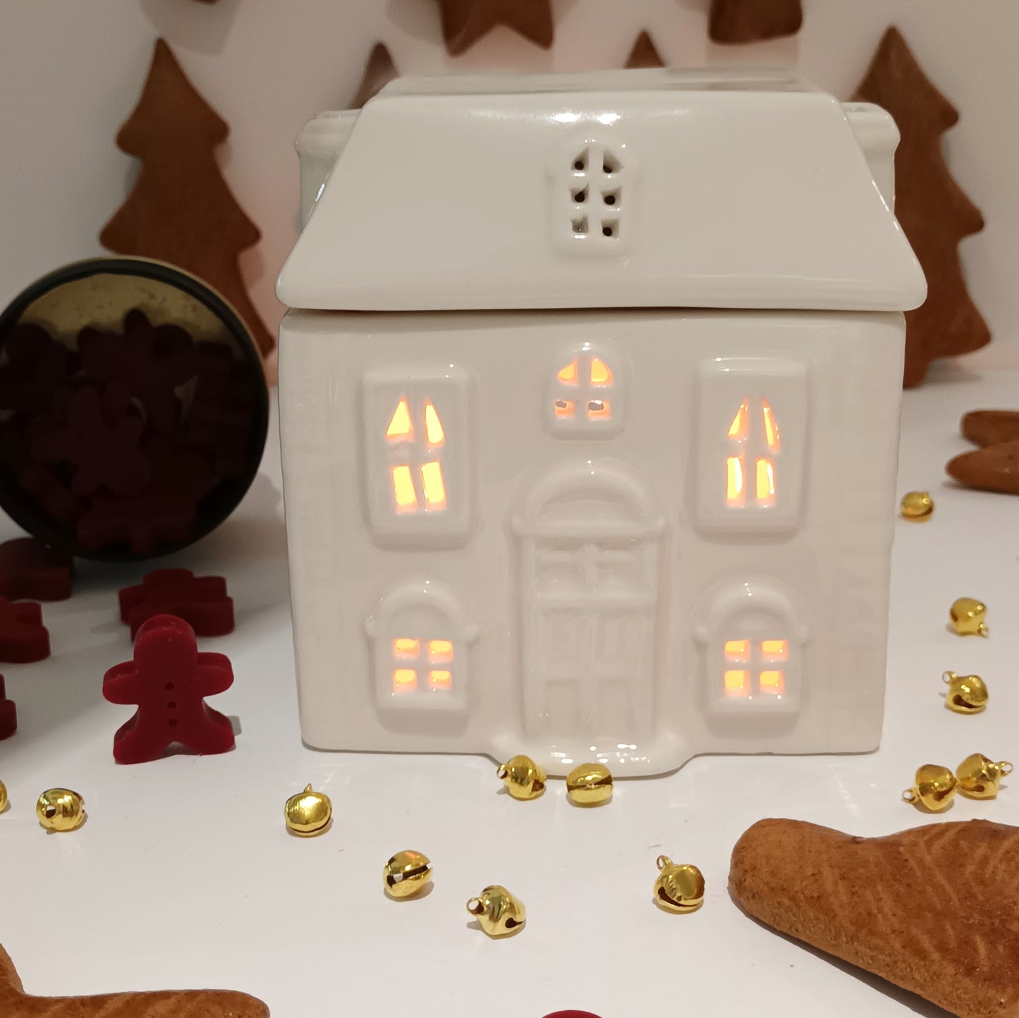 White House Wax Burner and Gingerbread Man Wax Melts