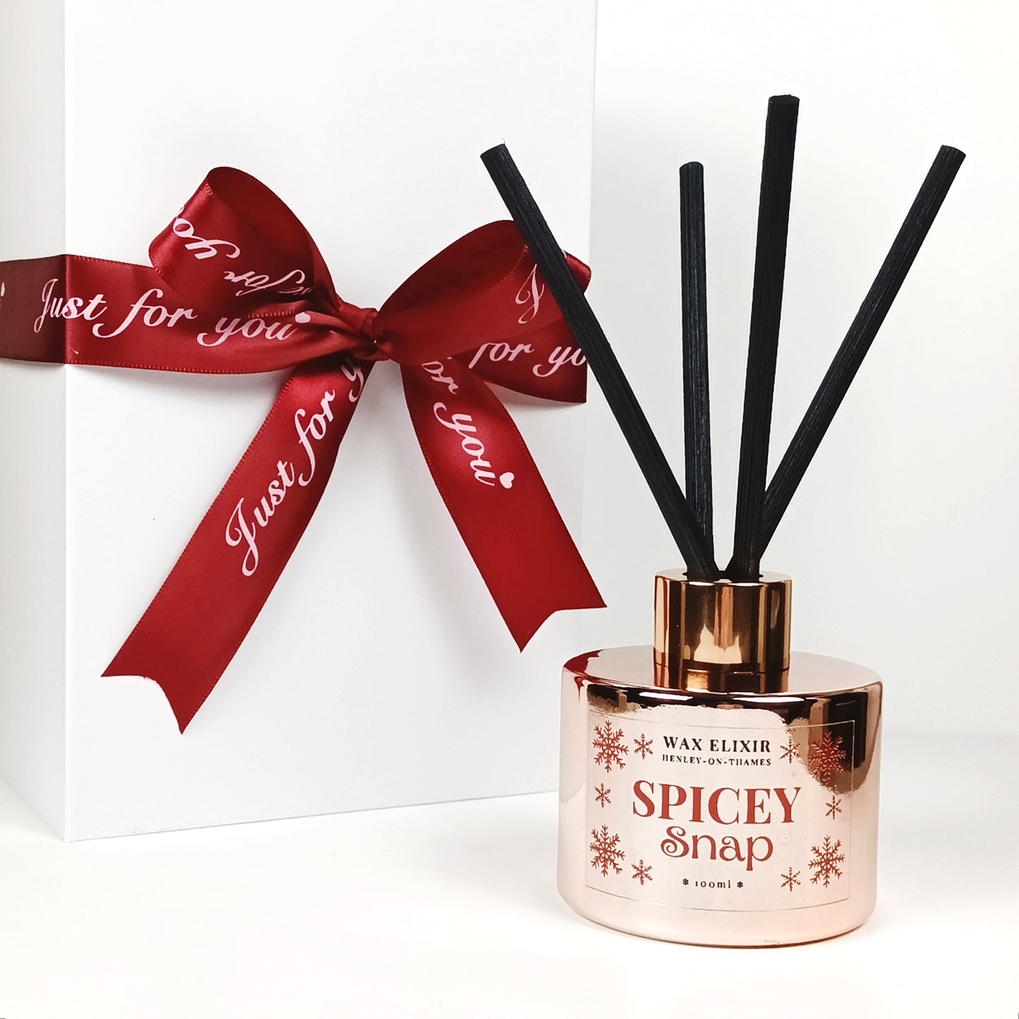 Christmas Rose Gold Reed Diffuser with Ginger and Cinnamon Scent