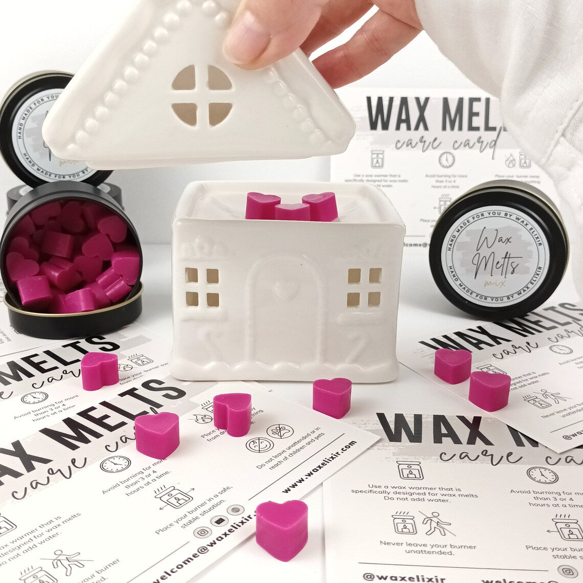 Mini Hearts Scented Wax Melts in Bright Pink